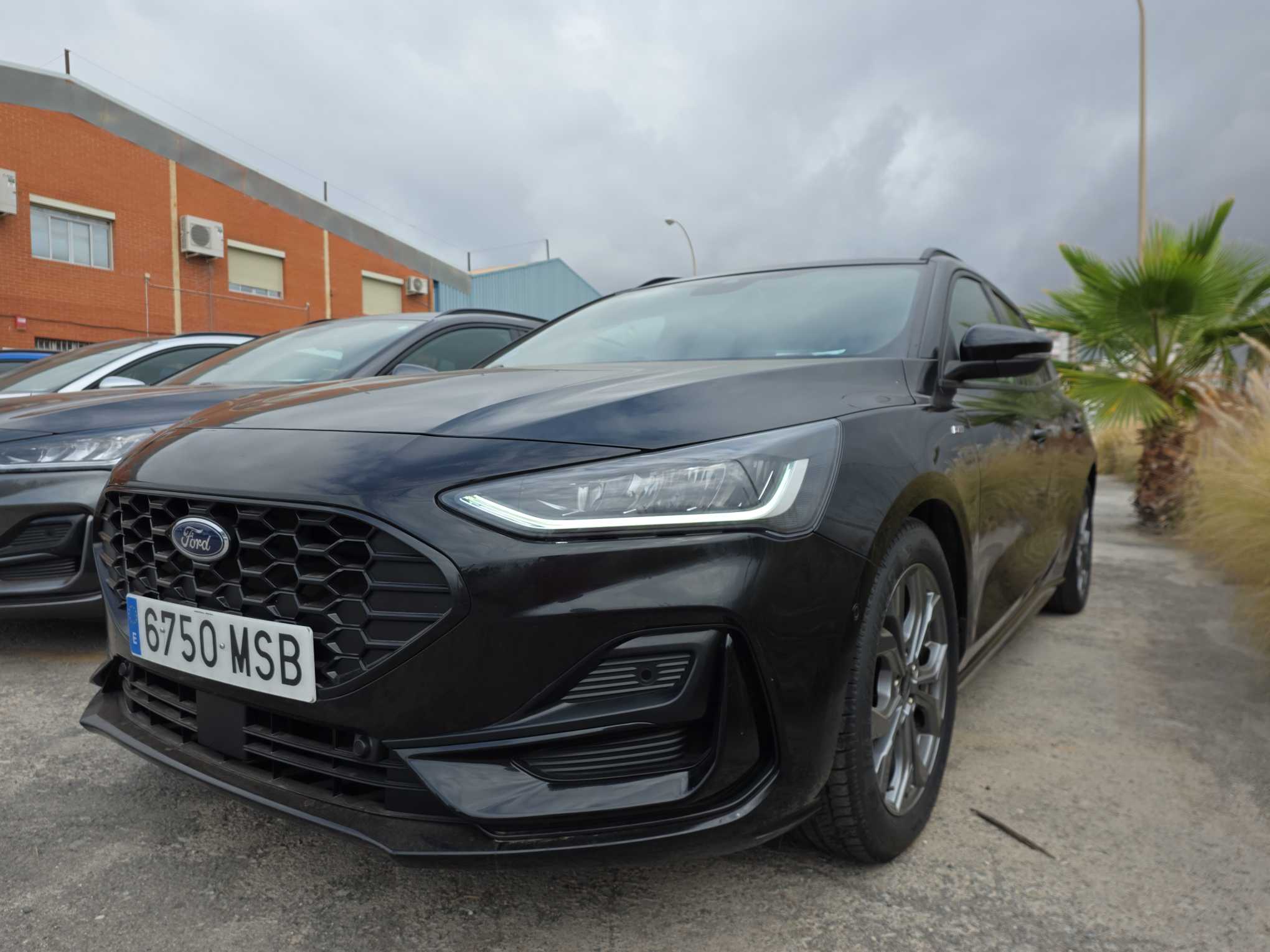 FORD Focus Sportbreak ST-LINE1.0 ecobo AUT 7V Negro Perla