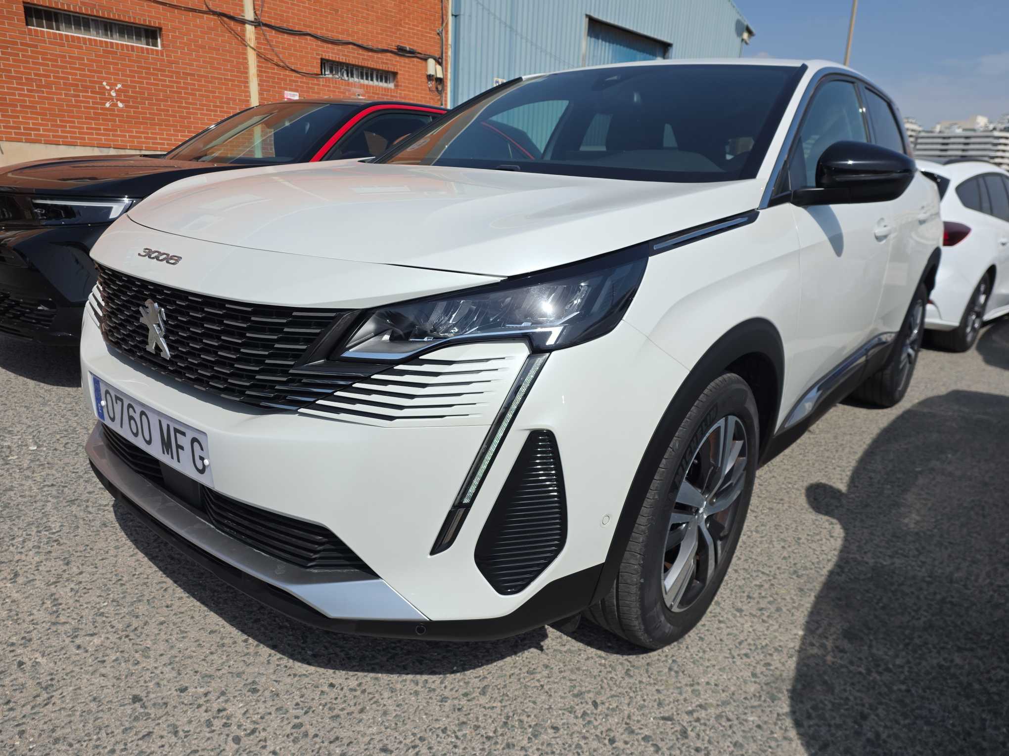 PEUGEOT 3008 1.2PURETECH 96KW S&S ALLUREPACK 5P Blanco Perla