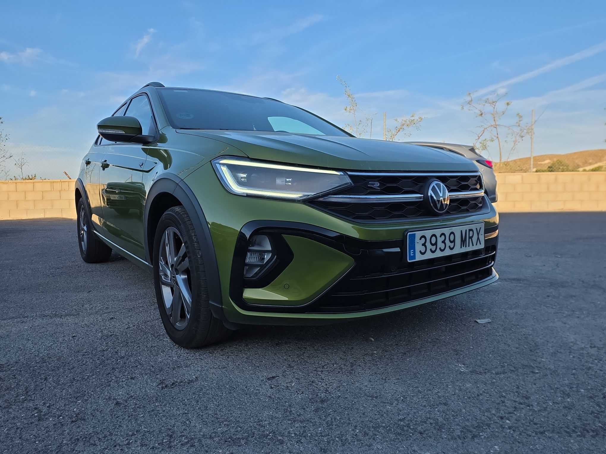 VOLKSWAGEN Taigo R-Line 1.0 115CV AUTO+Faros Matrix Verde Met