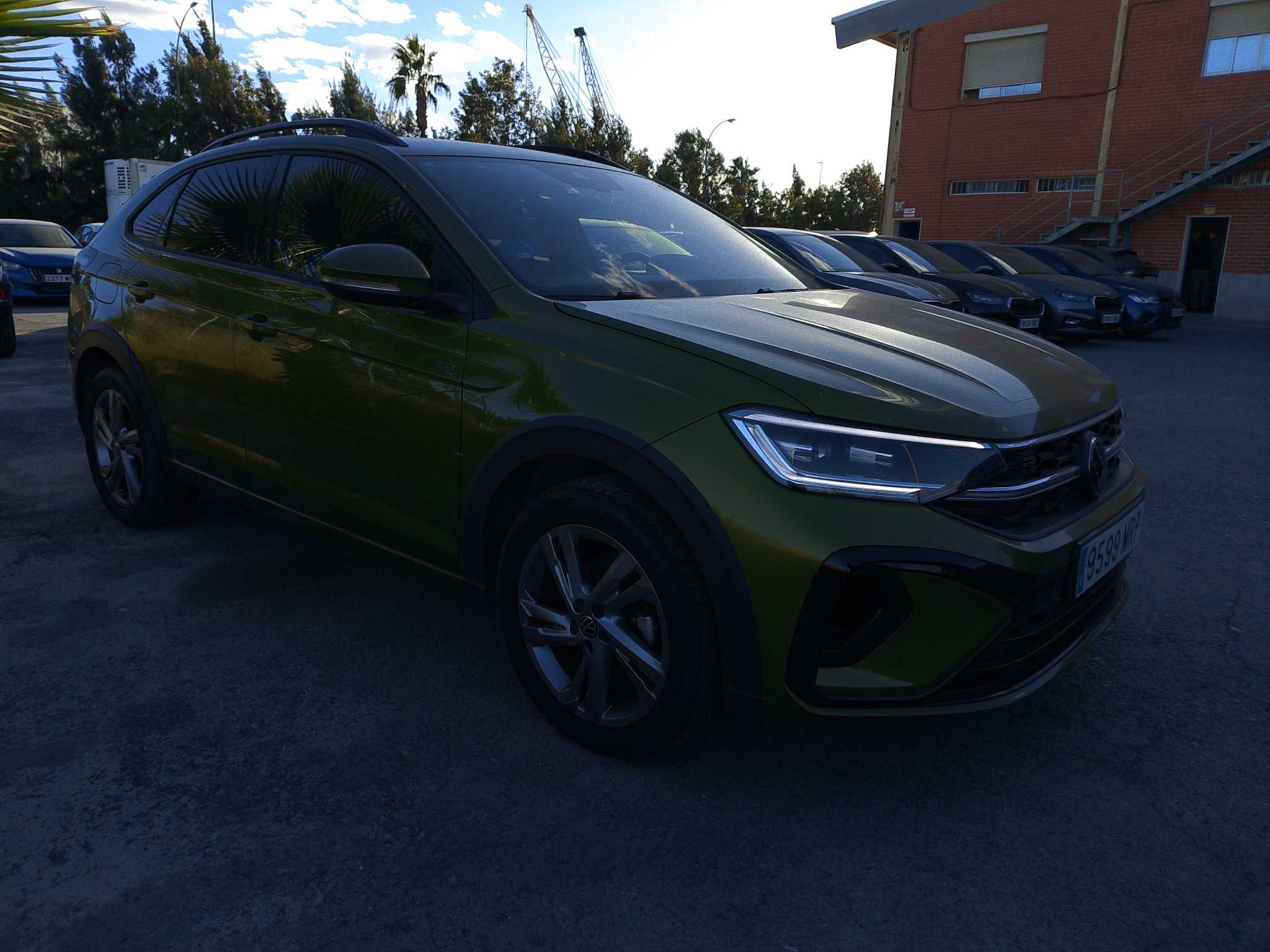 VOLKSWAGEN Taigo R-Line 1.0 TSI 85kw (115 CV) 6V Verde Met