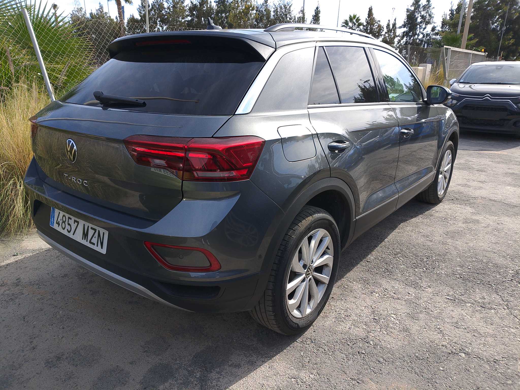 VOLKSWAGEN T-Roc 1.5 TSI MAS (150 CV) AUTO. Gris Artense